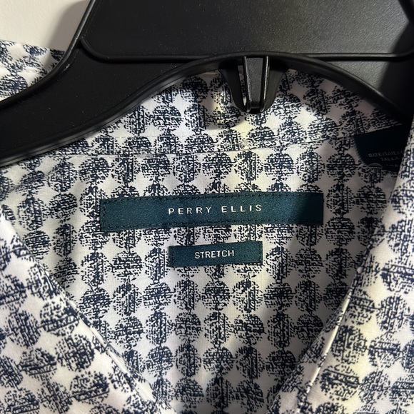 Perry Ellis stretch, button down shirt - Picture 7 of 7